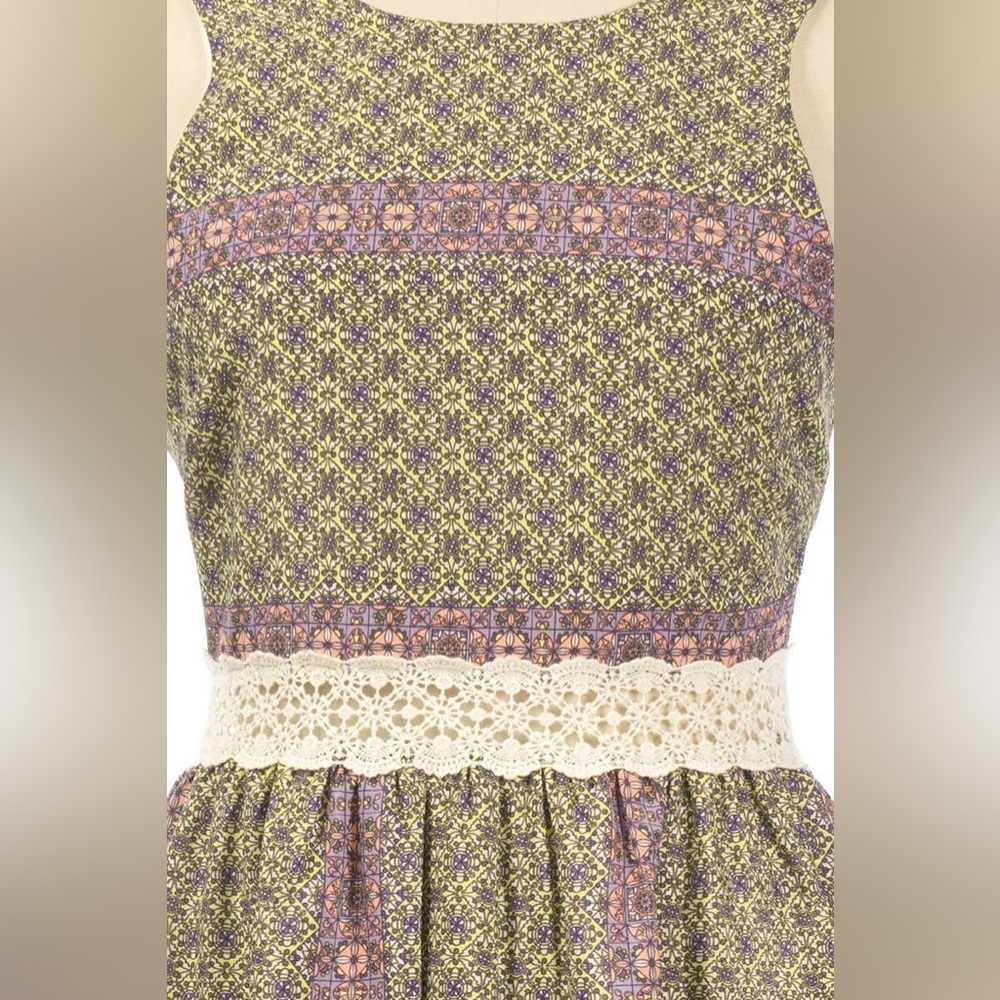 Everly Julia Lace Waist Skater Dress Floral Lace Green and Purple size Medium - Picture 12 of 15